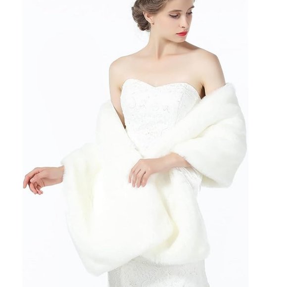 Faux fur Shawl/Wrap/Cover-Up/Cape - Ivory  *NEW* - Picture 2 of 7